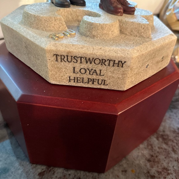 Boy Scouts Statue - “A Century of Scouting” By Joseph Csatari - Picture 2 of 5